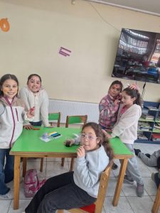Estudiantes celebran el Día de las Bibliotecas Escolares CRA